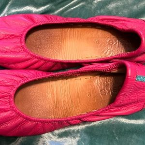 Tieks size 9 fuchsia